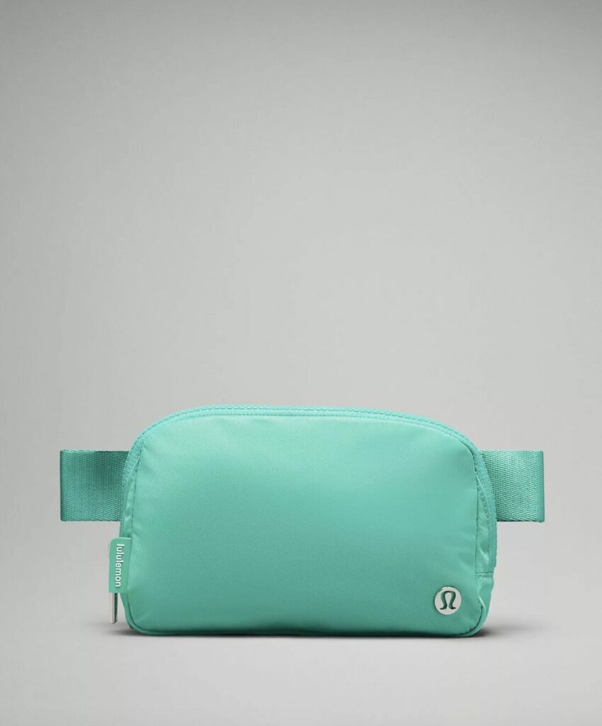 lululemon Everywhere Belt Bag in green for Gemini gift